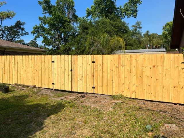 Wood privacy fencing in Jacksonville, FL